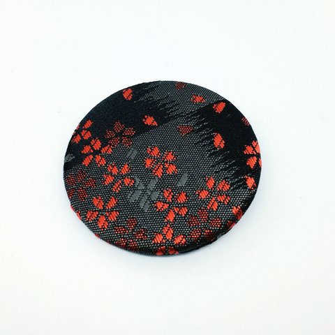 西陣織を使った缶バッジ42mm（黒）