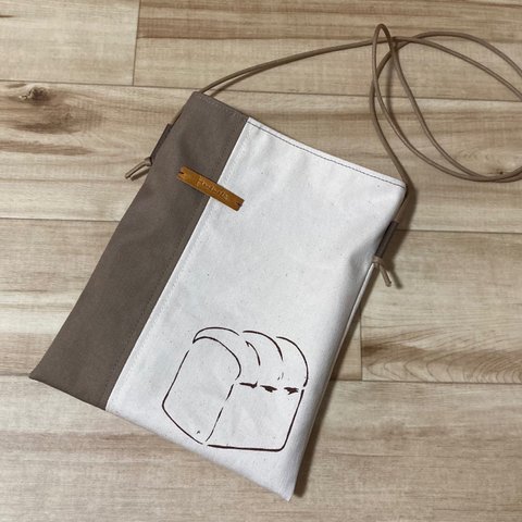 【Bakery bag】パン好きさんの撥水帆布サコッシュバッグ/11号生成  モカ　革タグ