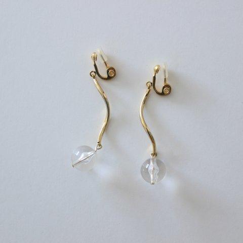 UNE earring クリア ビーズ 真鍮イヤリング