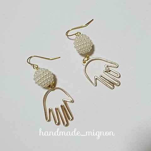 22 ハンドメイドピアス ゴールドハンドピアス