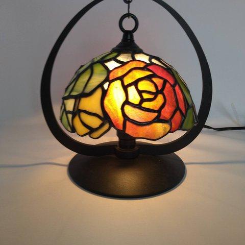  Stainedglass Roses Lamp