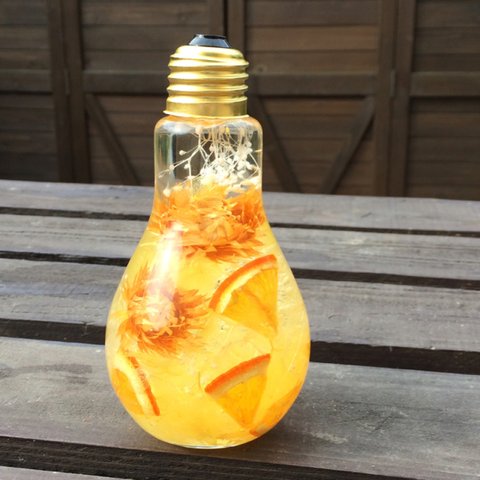 電球ボトルのハーバリウム～orange～