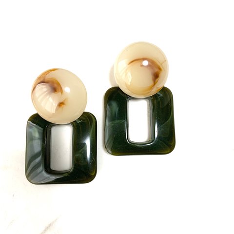 color steam earring(wht×grn)
