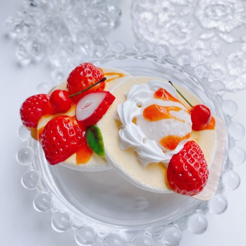 【左利きさん用】真っ赤な苺パンケーキのバレッタ strawberry スイーツデコ