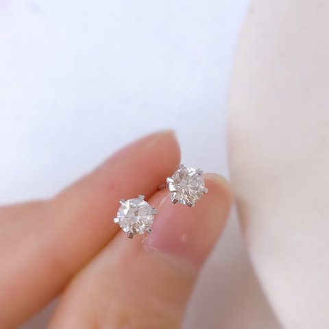 天然ダイヤモンドピアス0.8ct　k18