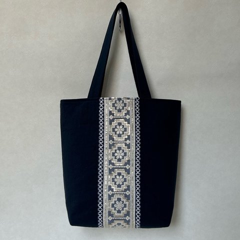 紺ブレードと白インド刺繍のショルダートートバッグ