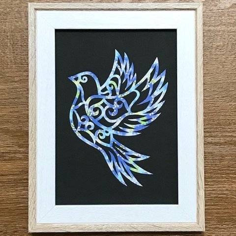 受注制作☆小鳥の切り絵（アイヌ紋様）ブルー系和紙＜2L版＞Happylifeに！