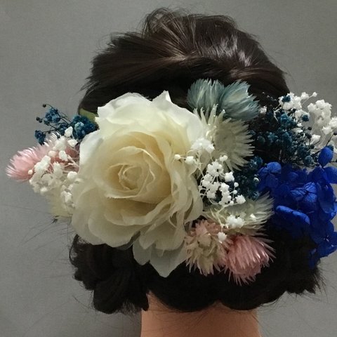 🌟ホワイトローズとロイヤルブルーフラワー pu . ヘアドレス  