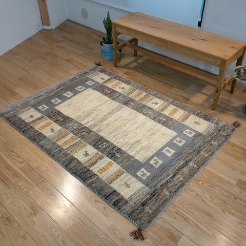 GW目玉品：新規入荷】ペルシャ　ギャッベ　ハーフラグ　150x107cm　グレー　アイボリー　生命の木　ヤギ羊