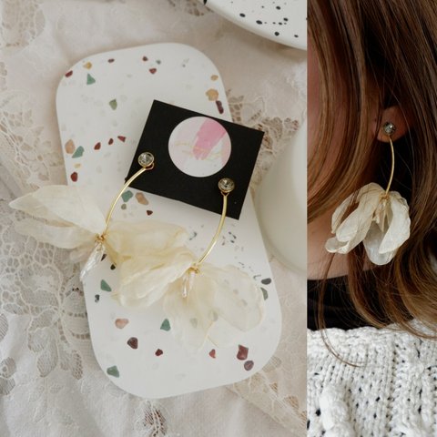 花びらのピアス♡IVORY