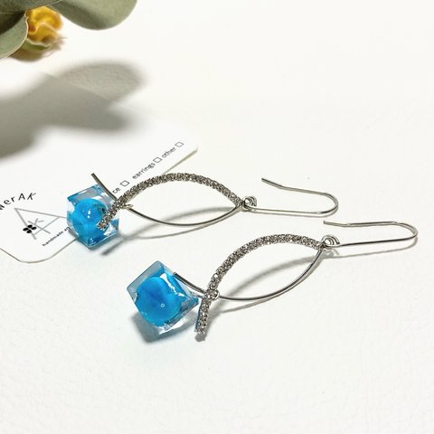 ice square turquoise pierce earrings 交差/氷の中のターコイズピアス　交差