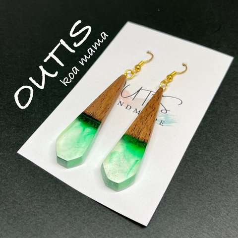 ウッドレジン ピアス