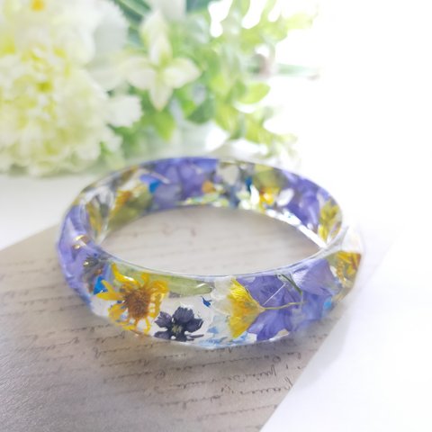 〜ひまわり咲く頃のバングル〜　ひまわり　千鳥草　ブルー　青　水色　バングル　クリア　透明　レジン　花　ドライフラワー　フラワー　プリザーブドフラワー　アロマ　インテリア　ハーバリウム