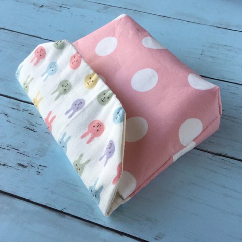 封筒型のお弁当袋（うさぎとピンクの水玉）小さいサイズ