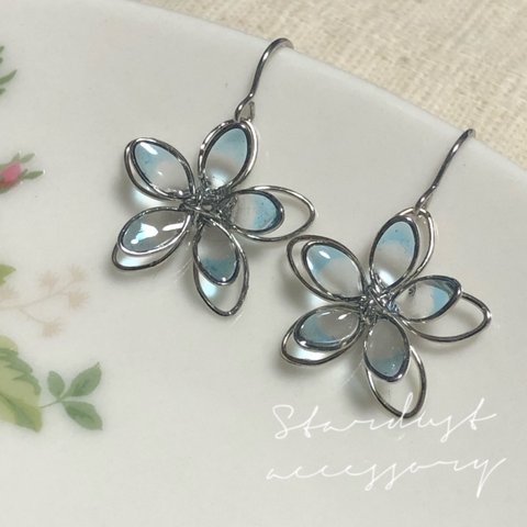 フラワーピアス／イヤリング＊ブルー