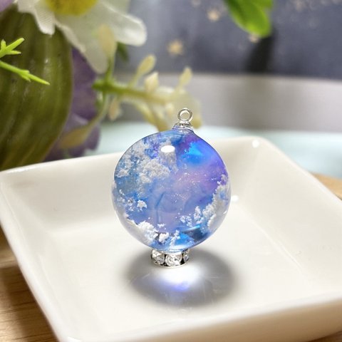 【雨上がりの空】空 レジン ネックレス ペンダント キーホルダーも可 雲レジン  不思議な空 男女兼用 プレゼント