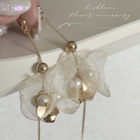 61.  gold×ivory フラワーピアス/イヤリング