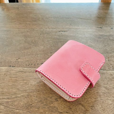 二つ折りミニ財布　イタリアンレザー  シビラリスシオ　ピンク　バネホック タイプ