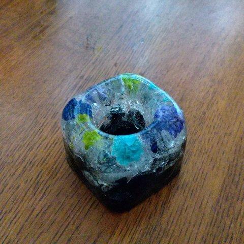 天然石とレジンのペン立て・歯ブラシ立て　-しかく型-　　　【オニキス/水晶＋青系ドライフラワー】