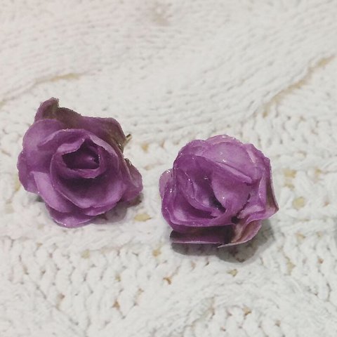 薔薇のピアス（紫）