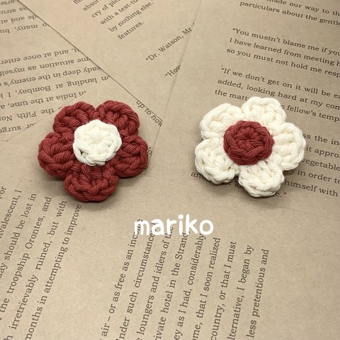 【再販】コットン糸で編んだお花のブローチ (赤 白)