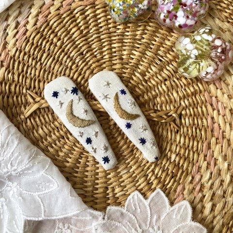 刺繍ヘアピン【お月様】