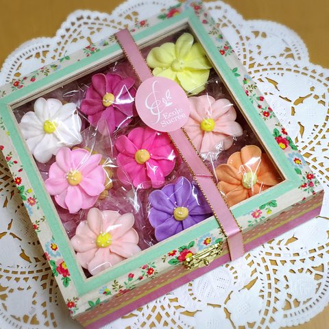 <色柄お任せ・木箱L/９枚入り＞花のアイシングクッキー「フルールシュクレ・ボン」