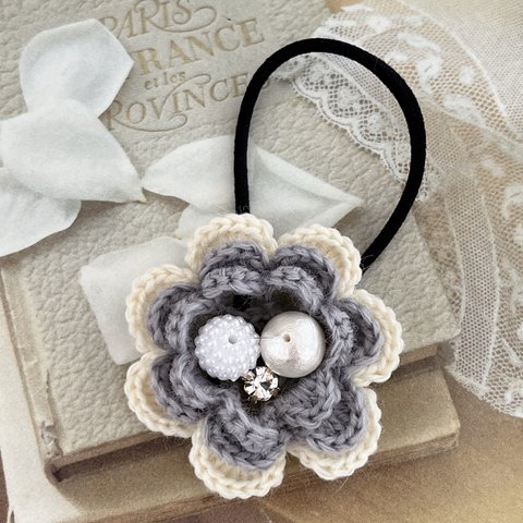 送料無料♡毛糸で編んだ　大きなお花ヘアゴム