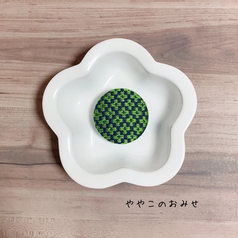 【選べる】こぎん刺しのくるみボタン(38mm/27mm)(マグネット/ブローチピン/ヘアゴム)●花十字