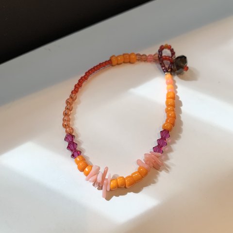 【一つ買うと一つ無料❣️】ビーズブレスレット -Coral Orange-