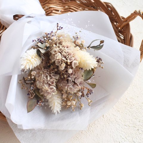 ハレノヒの花束 ホワイト/ お誕生日 お祝い 母の日　父の日　 プチギフト