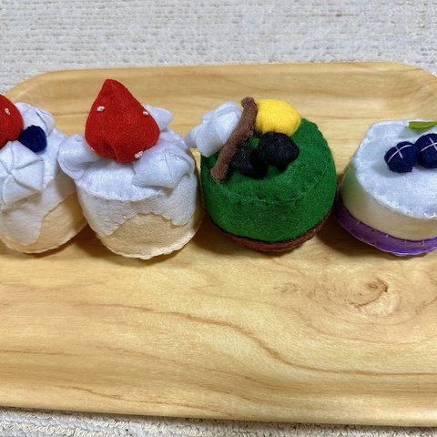 フェルトおもちゃ　ケーキ