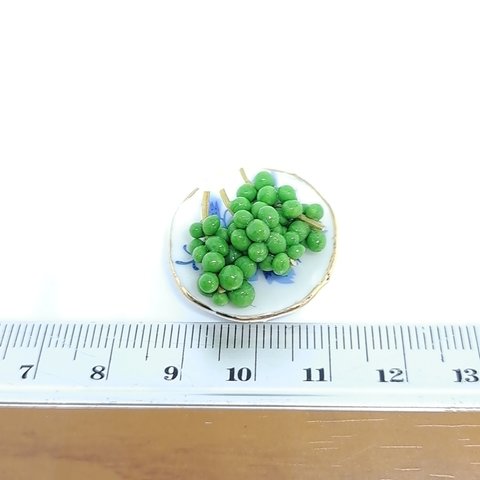 🍇大きい絵皿とマスカット🍇