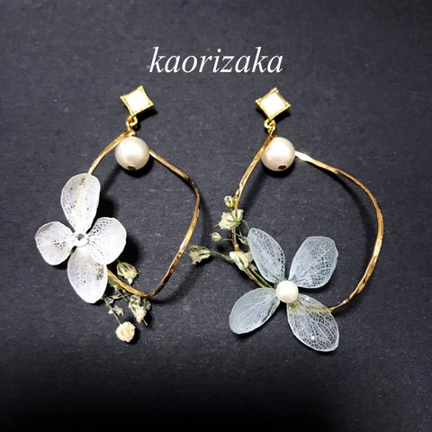 紫陽花のシールピアス