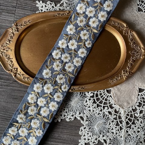 インド刺繍リボン　花　インド刺繍　スパンコール　刺繍リボン　リボン　りぼん　※普通郵便はお届けに1週間近くかかります。お急ぎの方は必ずクロネコヤマトをお選びください