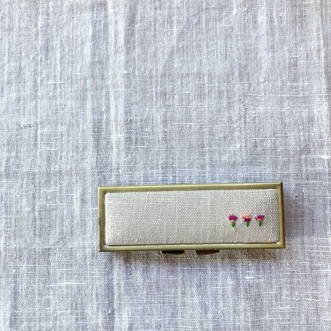 リネンに小さなお花の刺繍がかわいい！ピルケースandアクセサリーケース