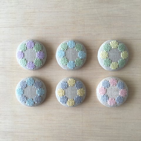 初夏のリネンリース刺繍ブローチ