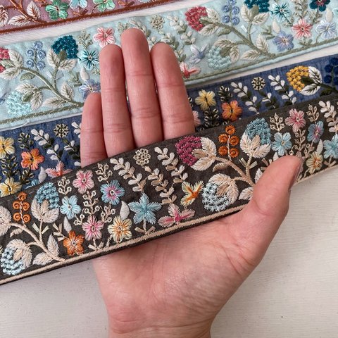 【インド刺繍リボン】幅5cm 2024041803-2