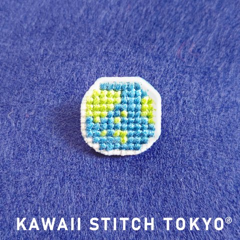 地球【ブローチ】バッチ バッジ 天体 宇宙 星 環境 刺繍 かわいい クロスステッチ ポップ オーダーメイド