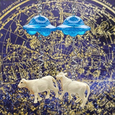 セール2600円→2100円 2000　UFO アクセサリー　ピアス　キャトルミューティレーション