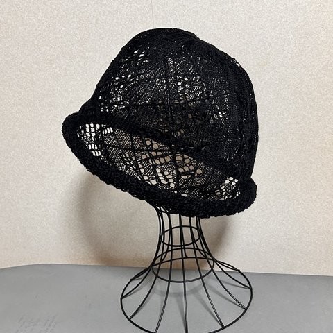 リネン透かし編みブラック帽子