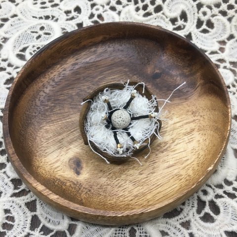 原始の花　brooch