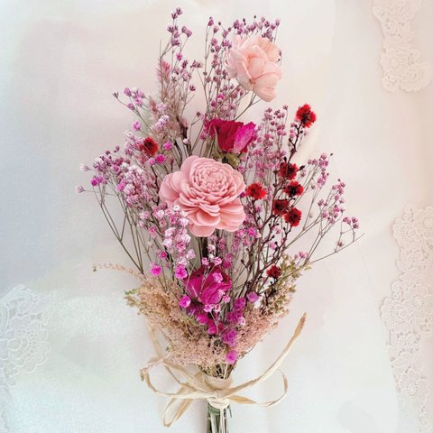 🌸ソラフラワーローズ・バラ・桜色のかすみ草の春うららかなフェミニンカラーボリュームスワッグ🌸　約33cm　ドライフラワー　花束　推し花