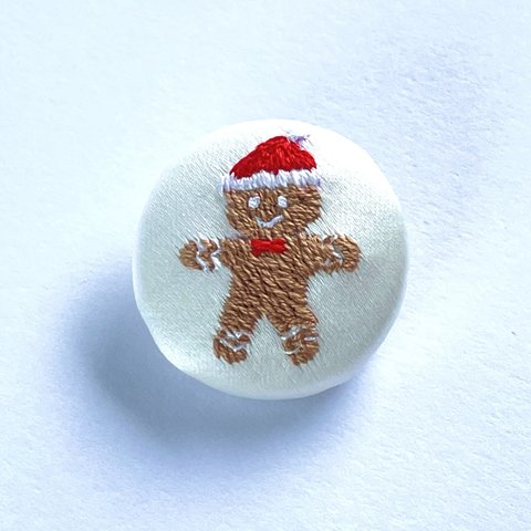 スマイルクッキーズ　🎄　刺繍　くるみボタン　ブローチ　マグネット　ヘアゴム　クリスマス　ジンジャークッキー