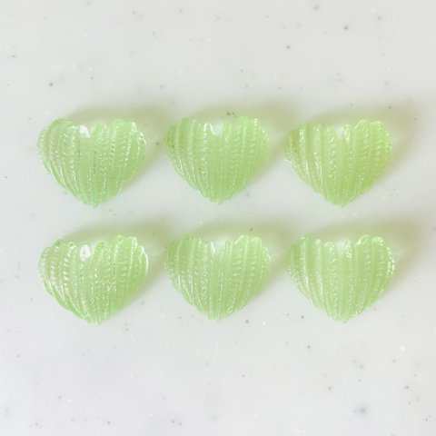 Clear Green Squeezed Heart Cabochons