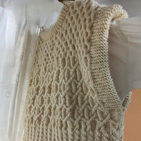 ❀秋冬糸❀手編みニット ワイドサイズベスト　生成りぽい白