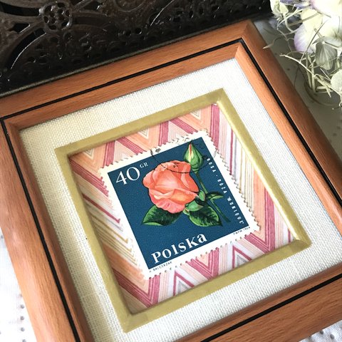 外国切手リネンのフレーム「バラのおくりもの」ガラス入り額　ポーランド No.108
