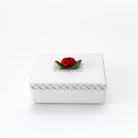 Rose lace box