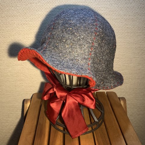 あったか裏地のRed Ribbon reversible Tulip Hat《リボン付きリバーシブルチューリップハット》