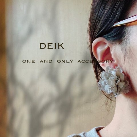 sold outさりげなくアシメなお花チュール　イヤリング　DEIK…one and only accessory